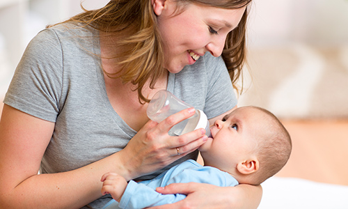 母乳不足別擔心，教你學會科學混合喂養(yǎng)！